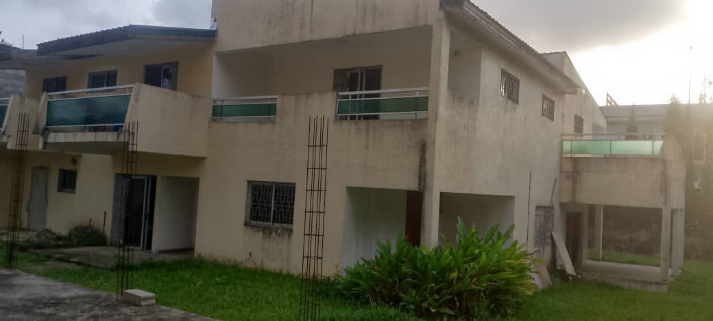 VILLA DUPLEX 15 PIÈCES EN VENTE