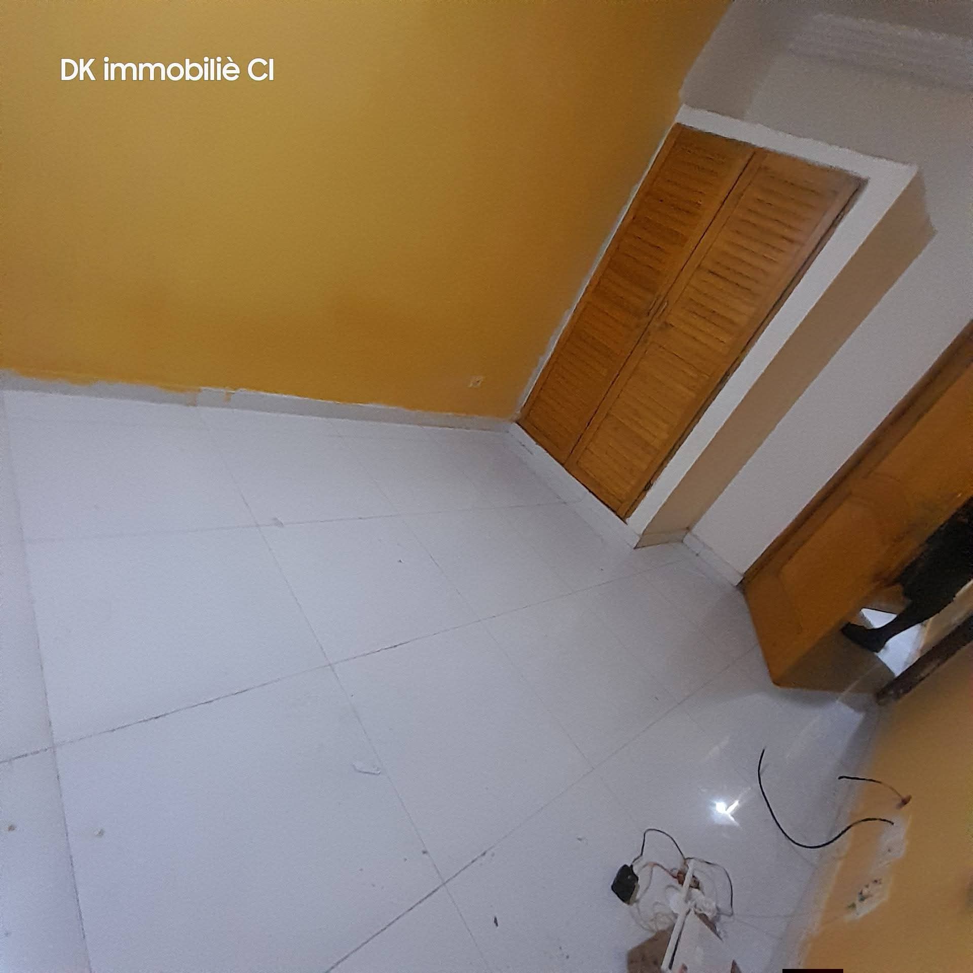 Chic studio au 1er étage