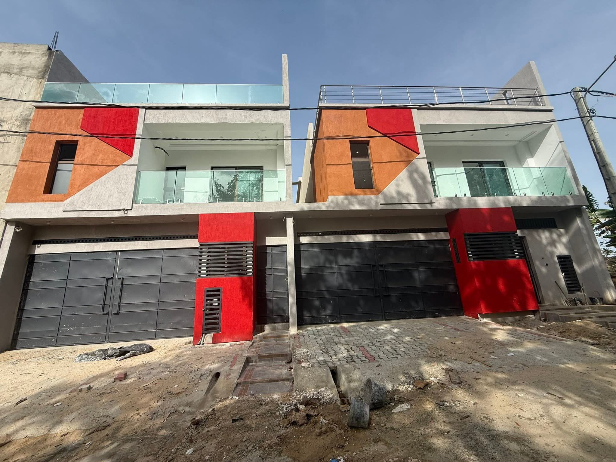 VENTE VILLA TRIPLEX 7 PIRE