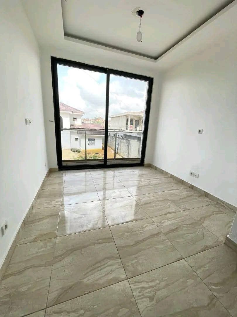 APPARTEMENT 3 PIÈCES EN LOCATION