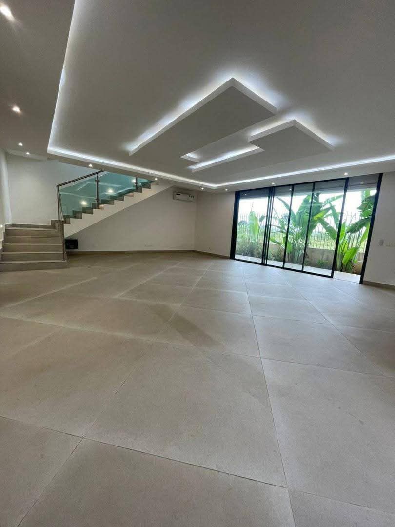VILLA DUPLEX 7 PIÈCES EN LOCATION