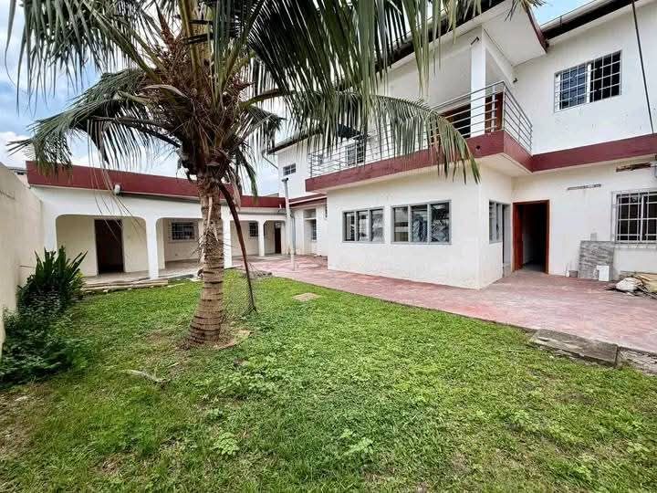 VILLA DUPLEX 15 PIÈCES EN LOCATION