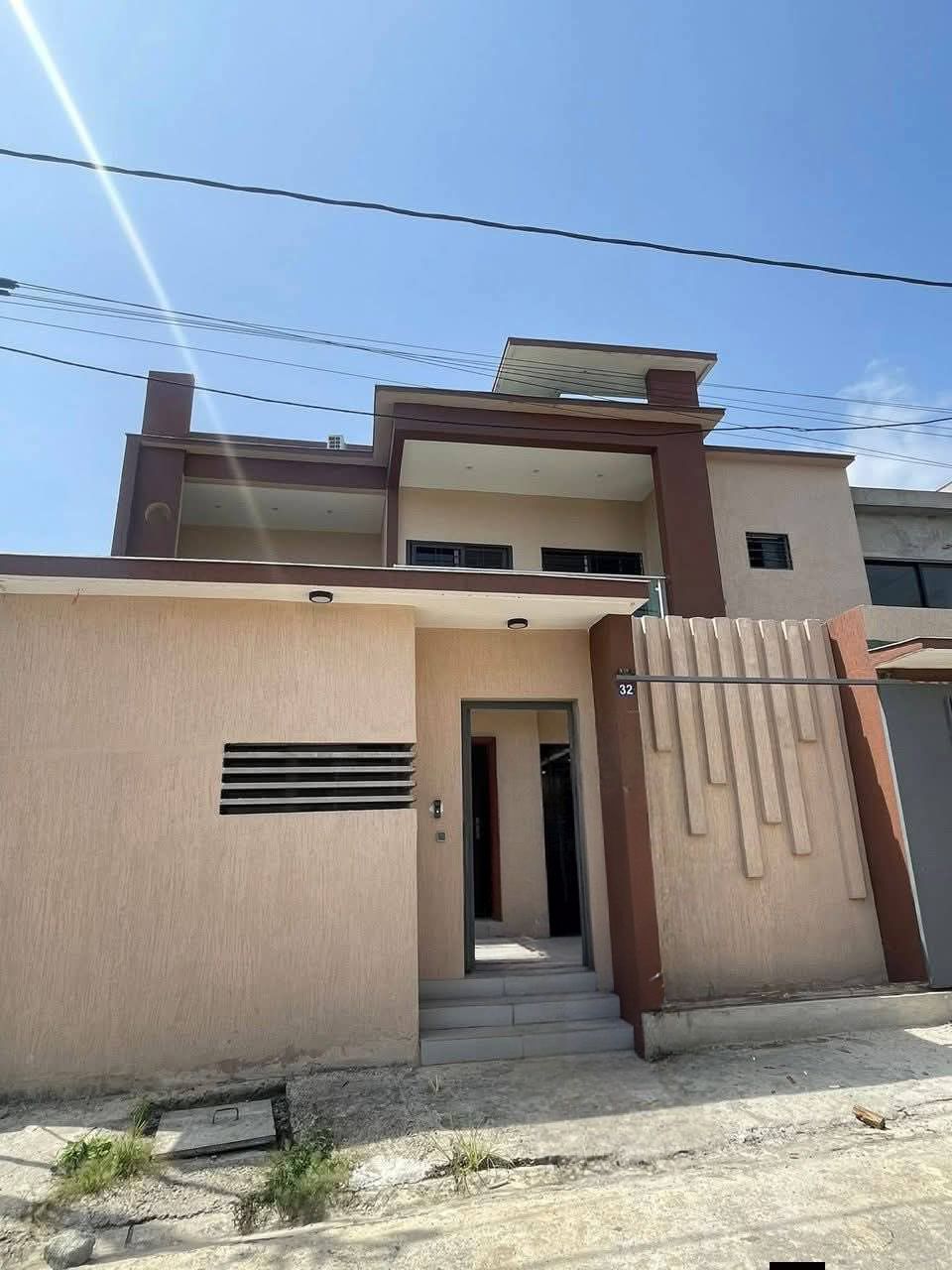 VILLA TRIPLEX 10 PIÈCES EN LOCATION