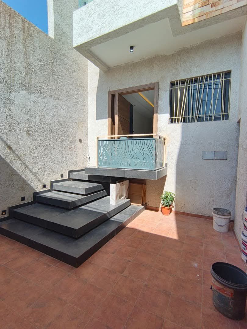 VILLA TRIPLEX 8 PIÈCES EN VENTE