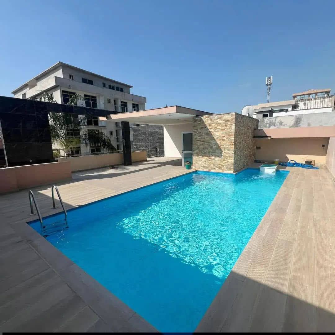 EN LOCATION VILLA TRIPLEX 8 PIÈCES