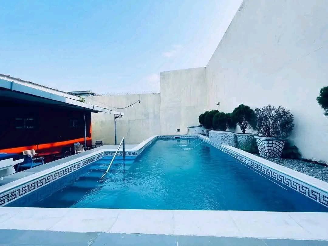 LOCATION VILLA BASSE 7 PIÈCES