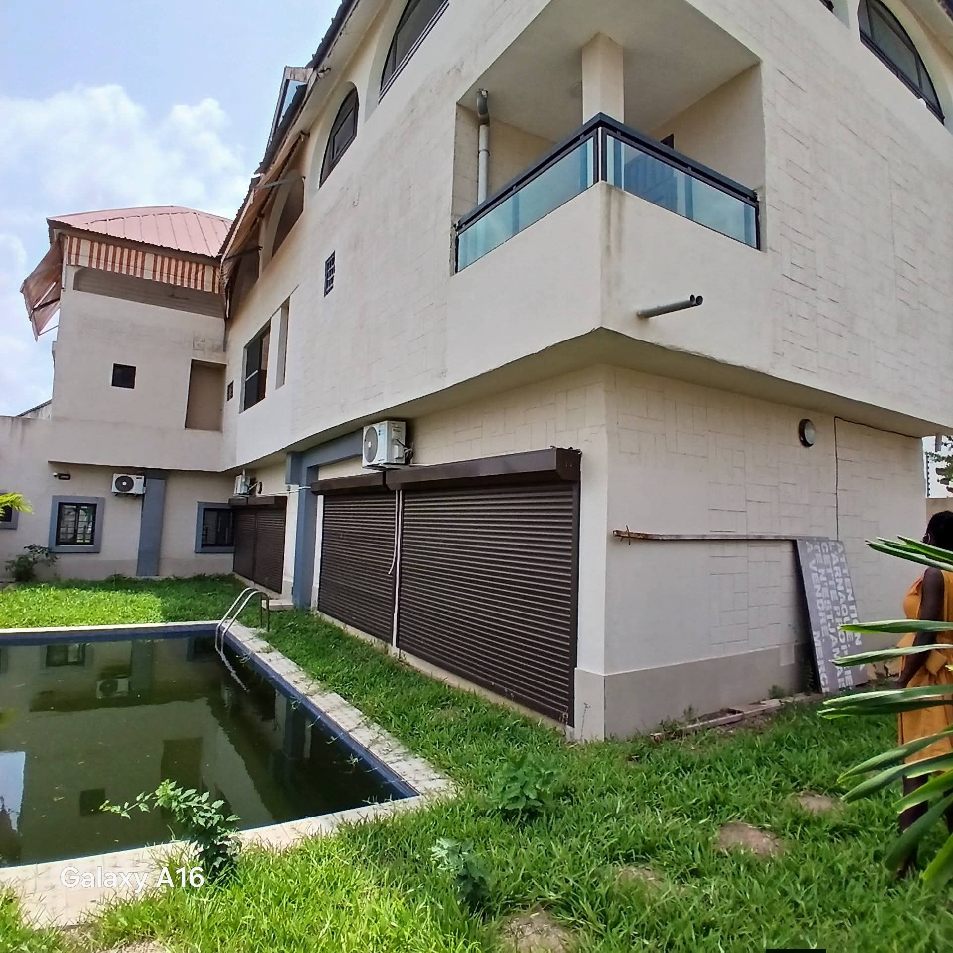 LOCATION VILLA TRIPLEX 7 PIÈCES