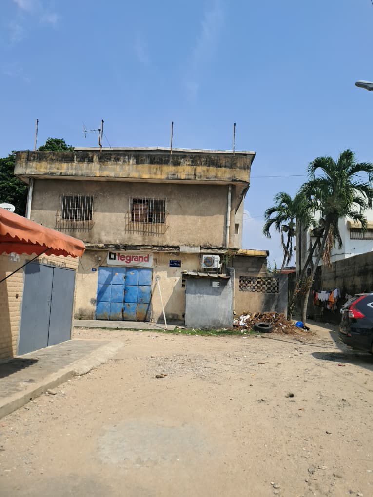 DUPLEX