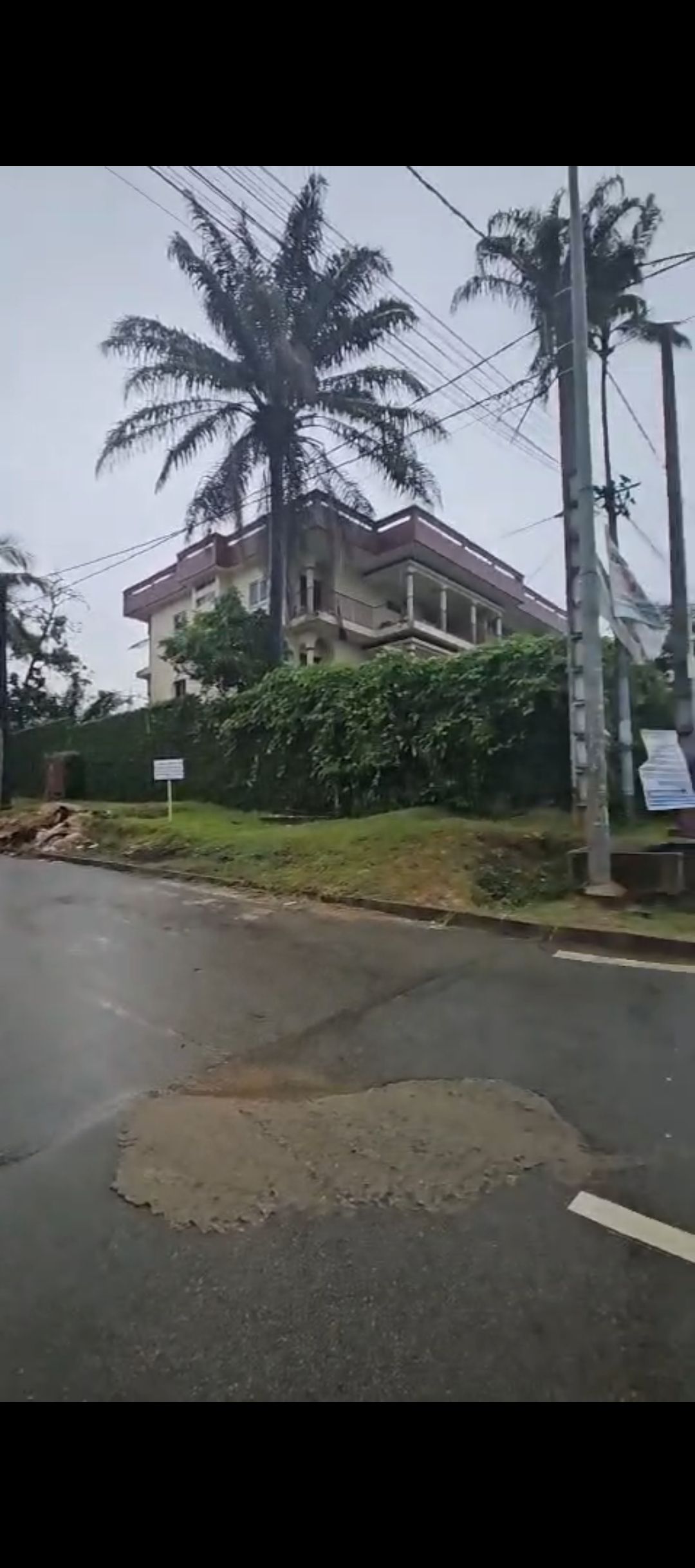 À VENDRE UN TERRAIN DE 1.000 m²