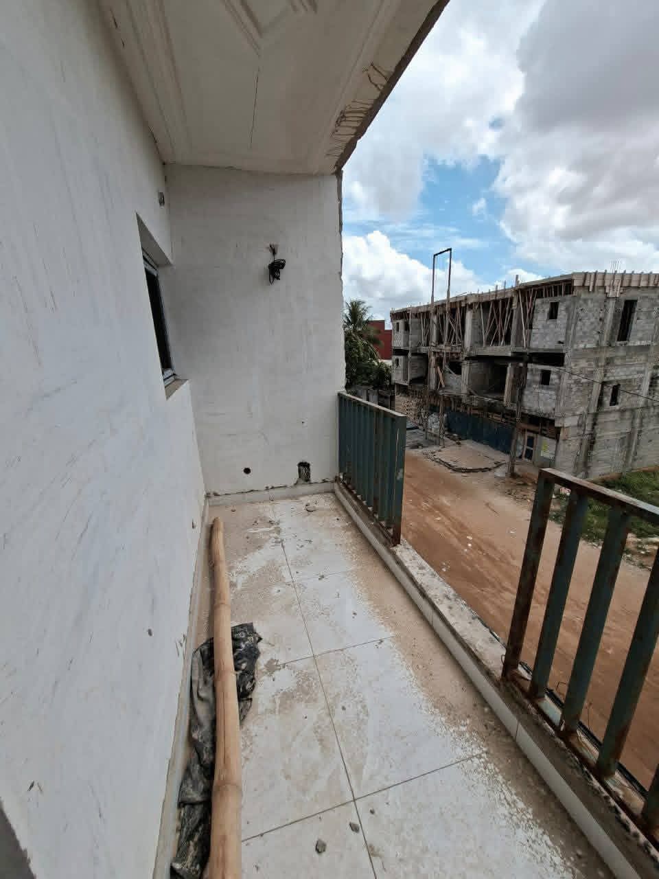 Appartement 3 pièces au 2e étage très bon standing