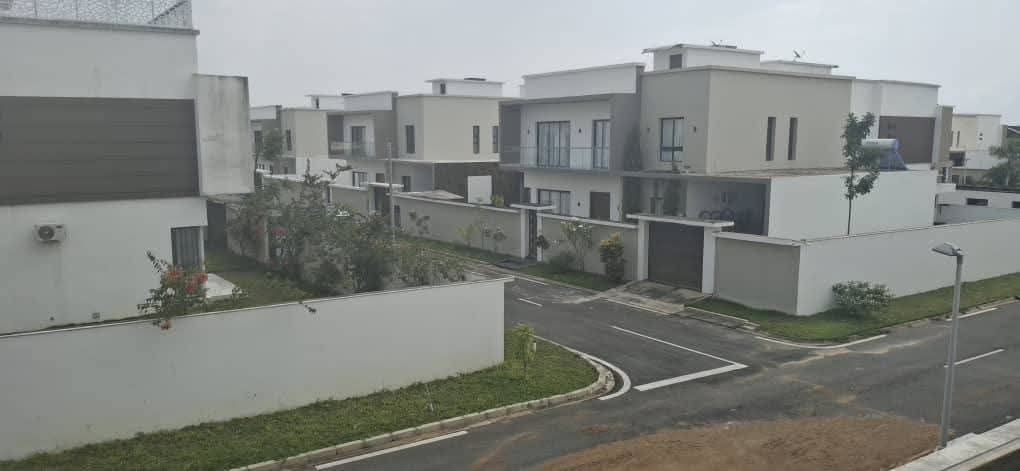 Belle villa duplex en location