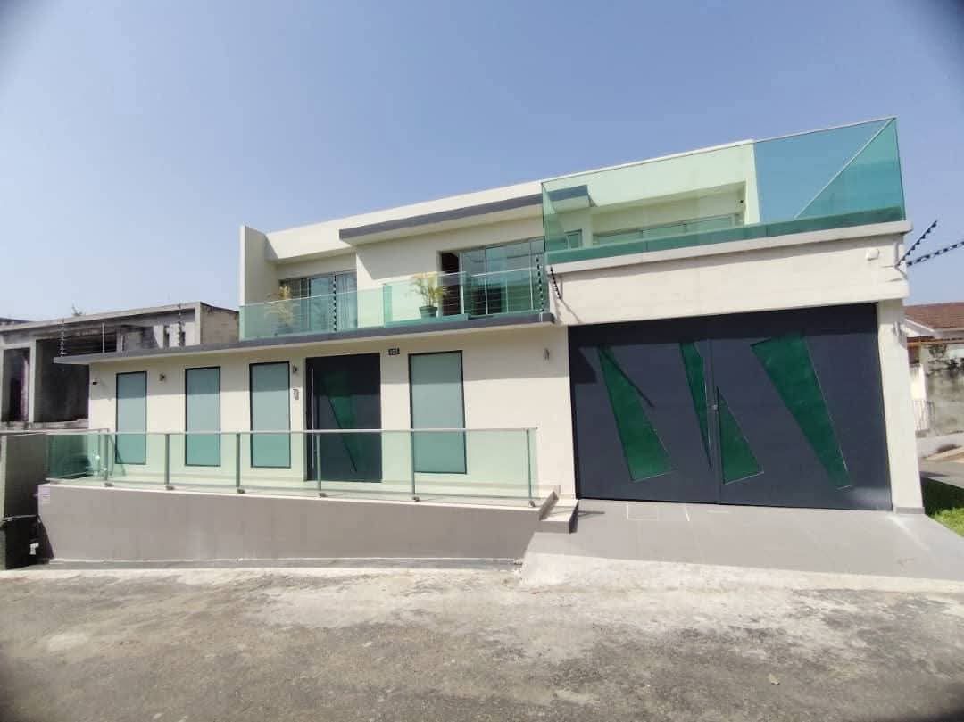 MAGNIFIQUE VILLA DUPLEX 9 PIÈCES À LOUER