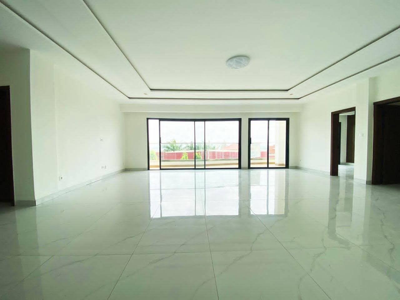 APPARTEMENT 4 PIÈCES EN LOCATION