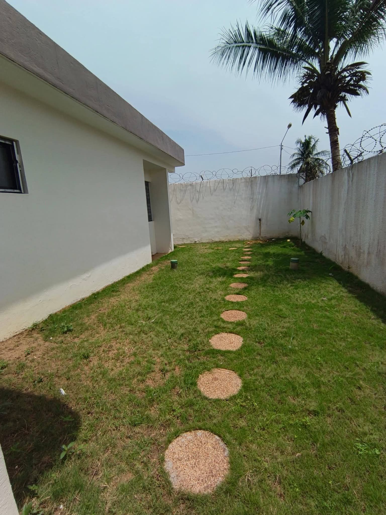 VILLA BASSE 5 PIÈCES EN VENTE