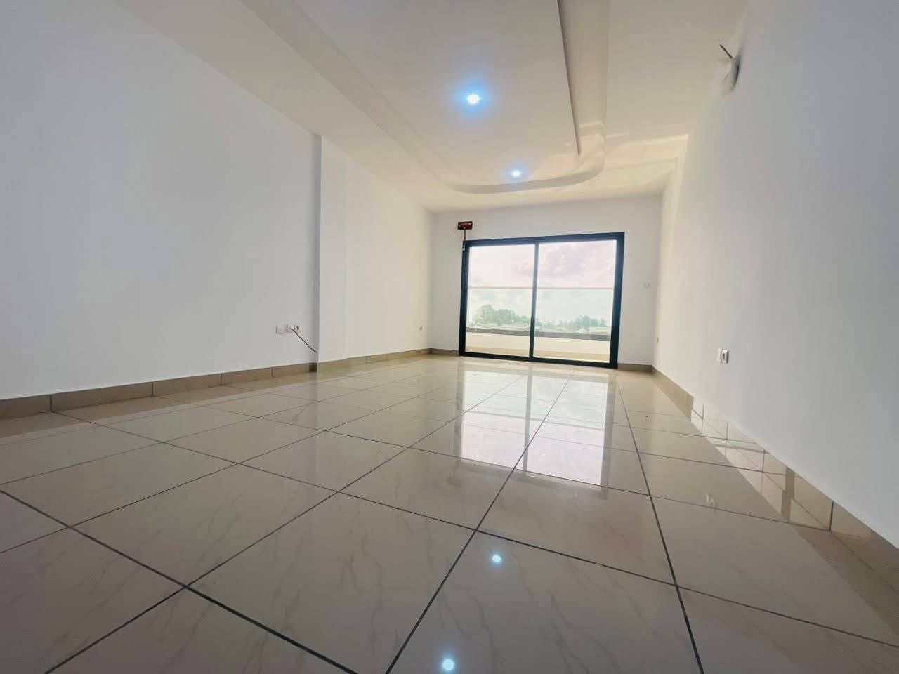 APPARTEMENT 4 PIÈCES EN LOCATION