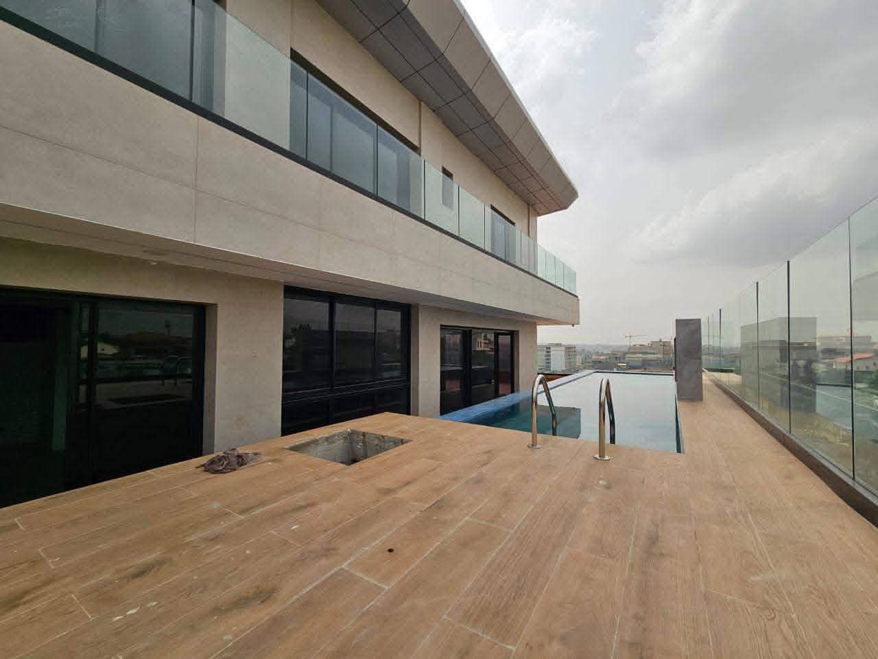 PENTHOUSE 12 PIÈCES À LOUER