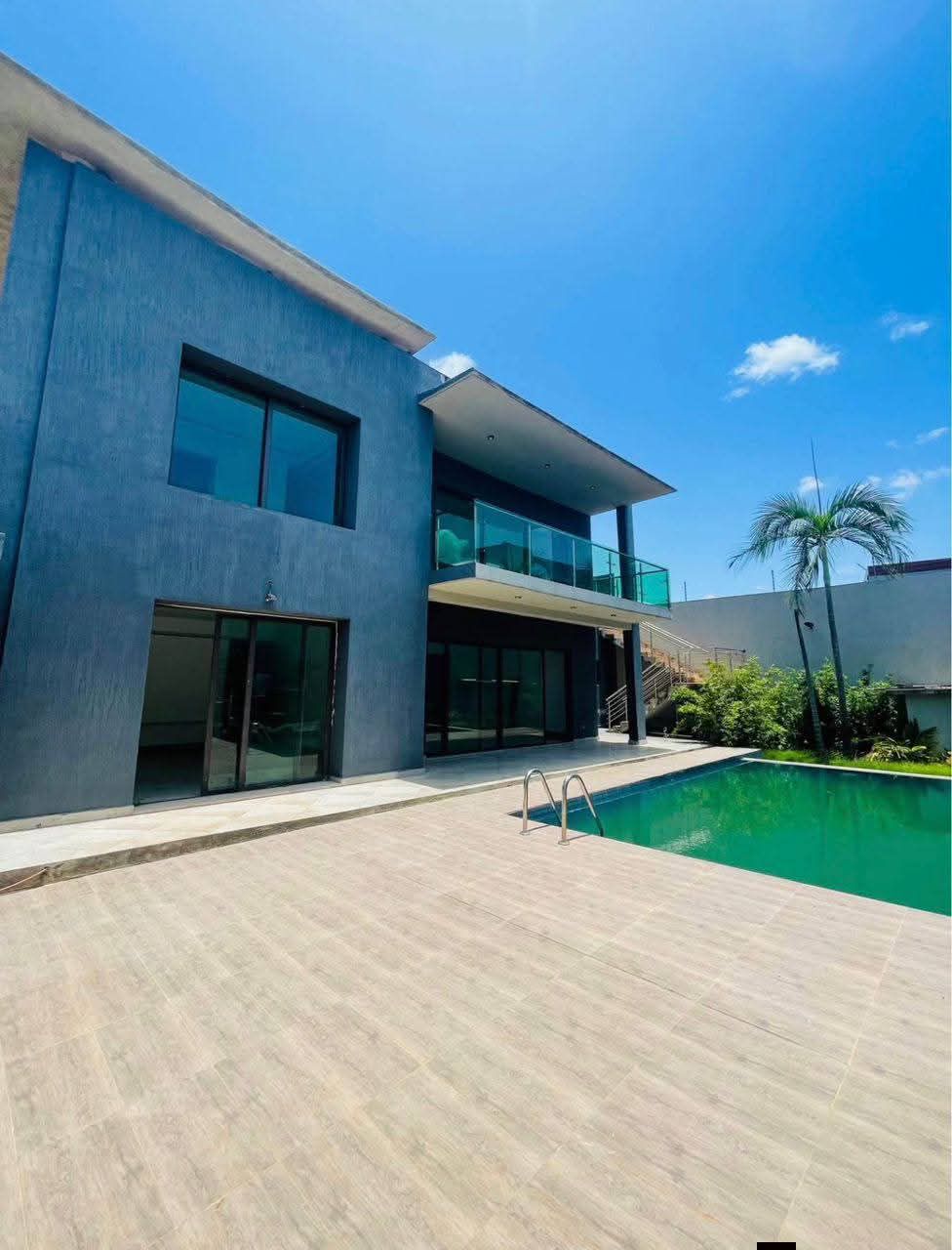 VILLA DUPLEX 10 PIÈCES EN LOCATION