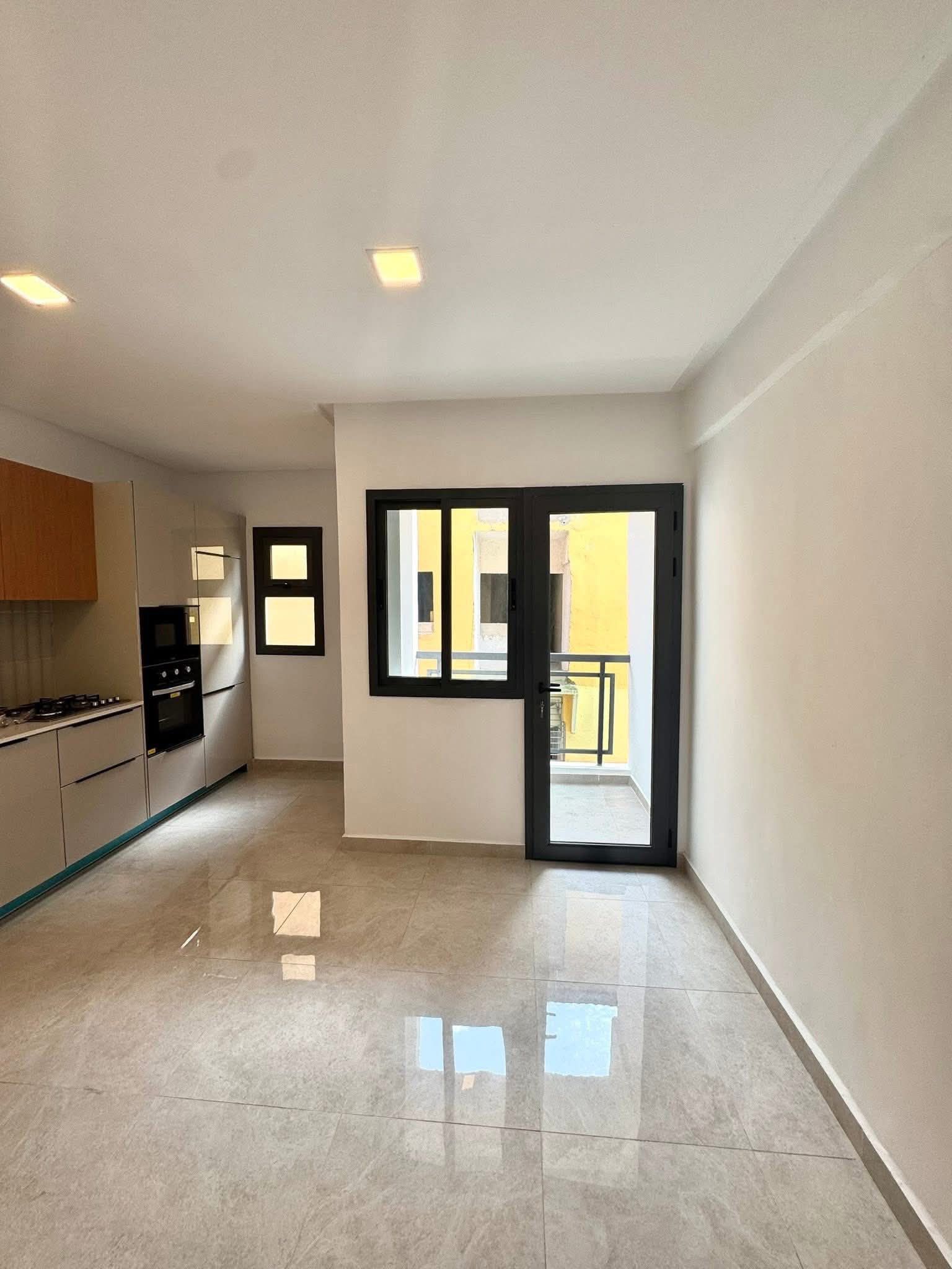APPARTEMENT 4 PIÈCES EN LOCATION