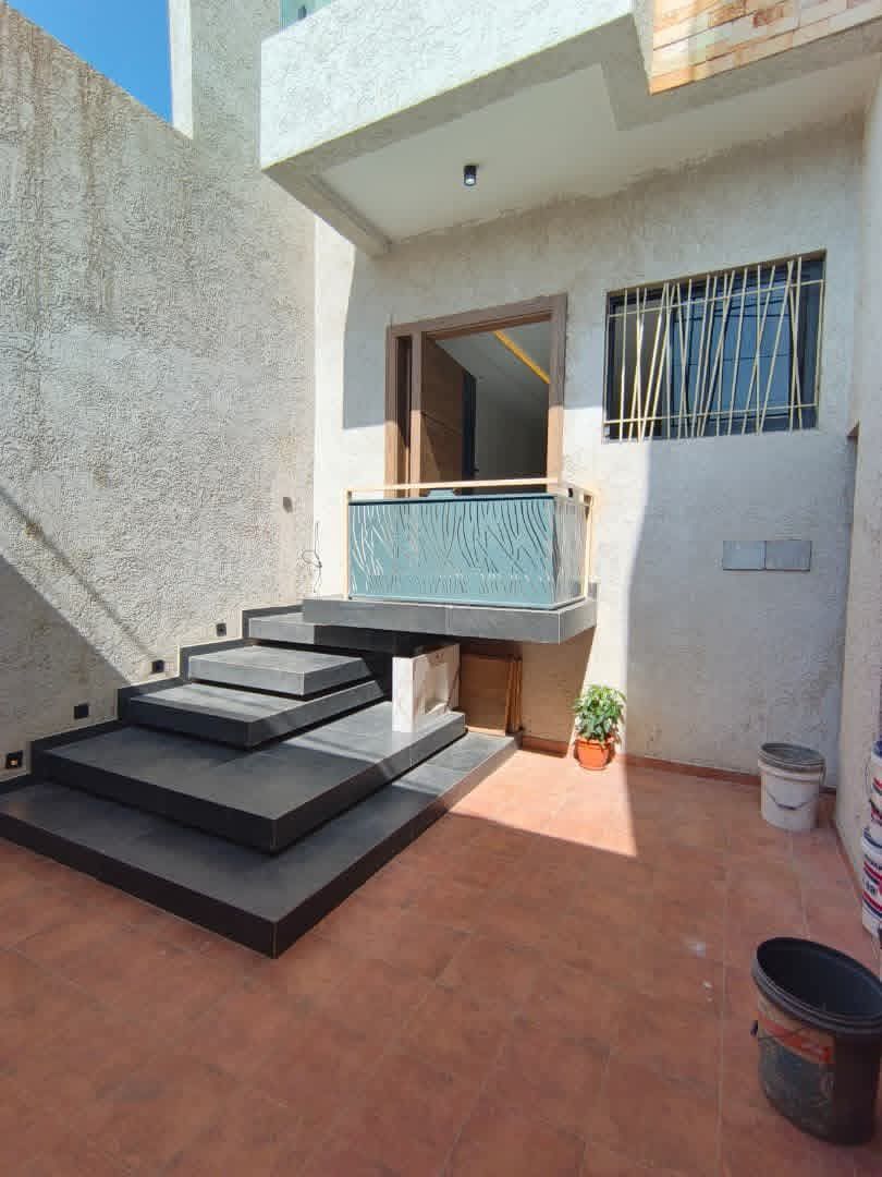 VILLA TRIPLEX 8 PIÈCES EN VENTE