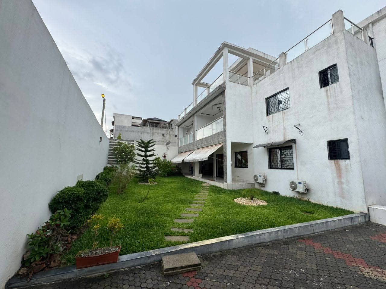 Villa triplex de 8 pièces