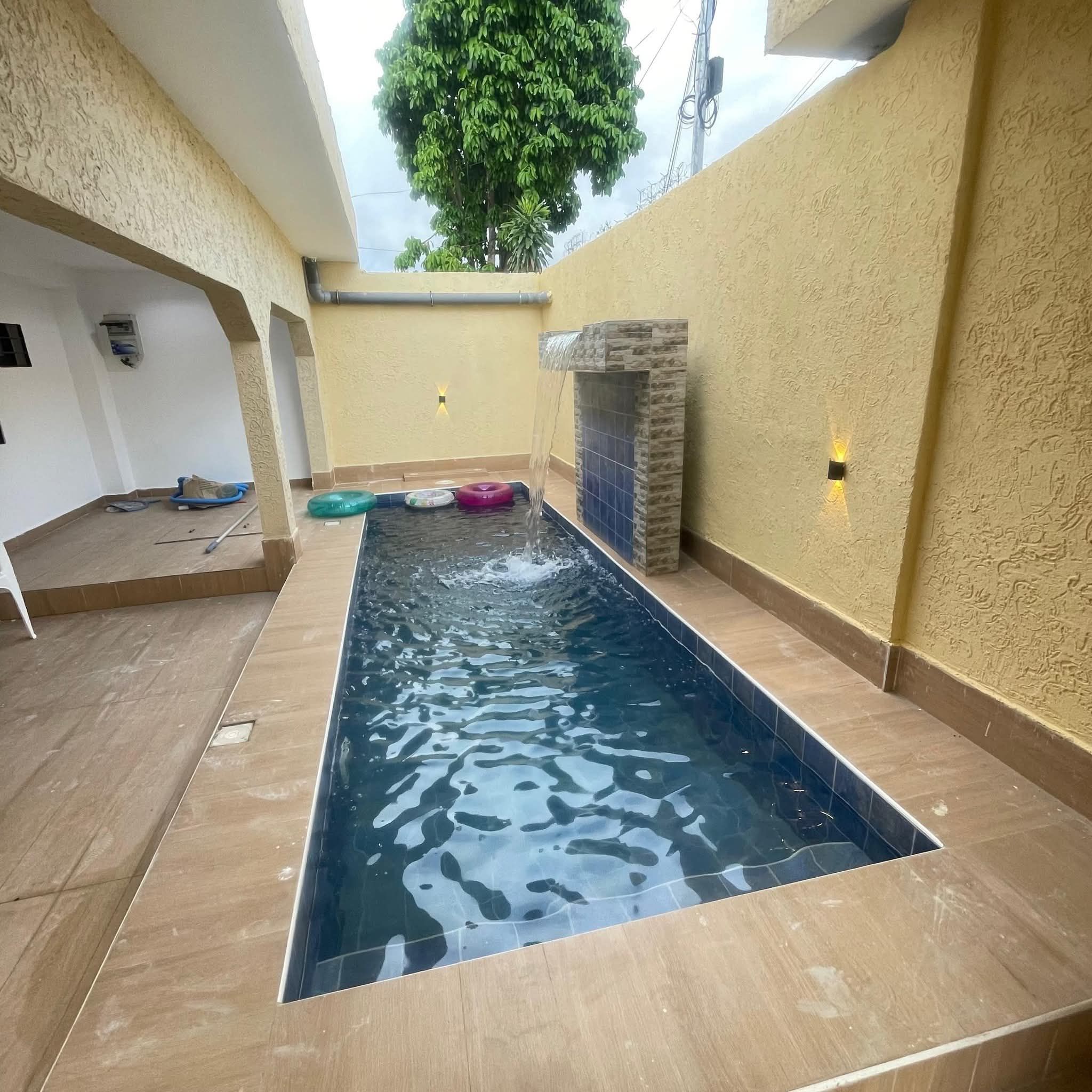 Magnifique villa basse avec une piscine