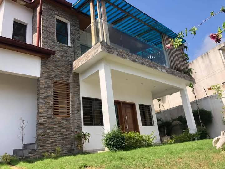 Chic villa duplex 5 pièces haut standing