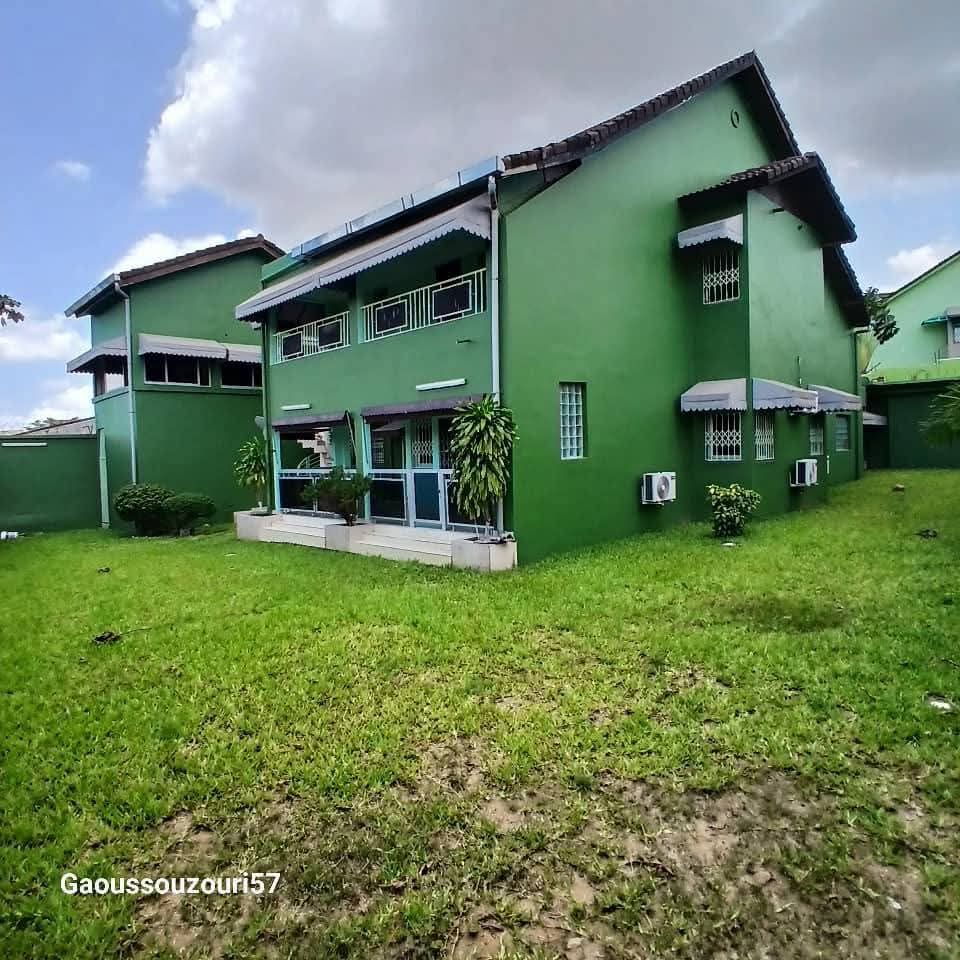 Villa duplex spacieuse de 10 pièces