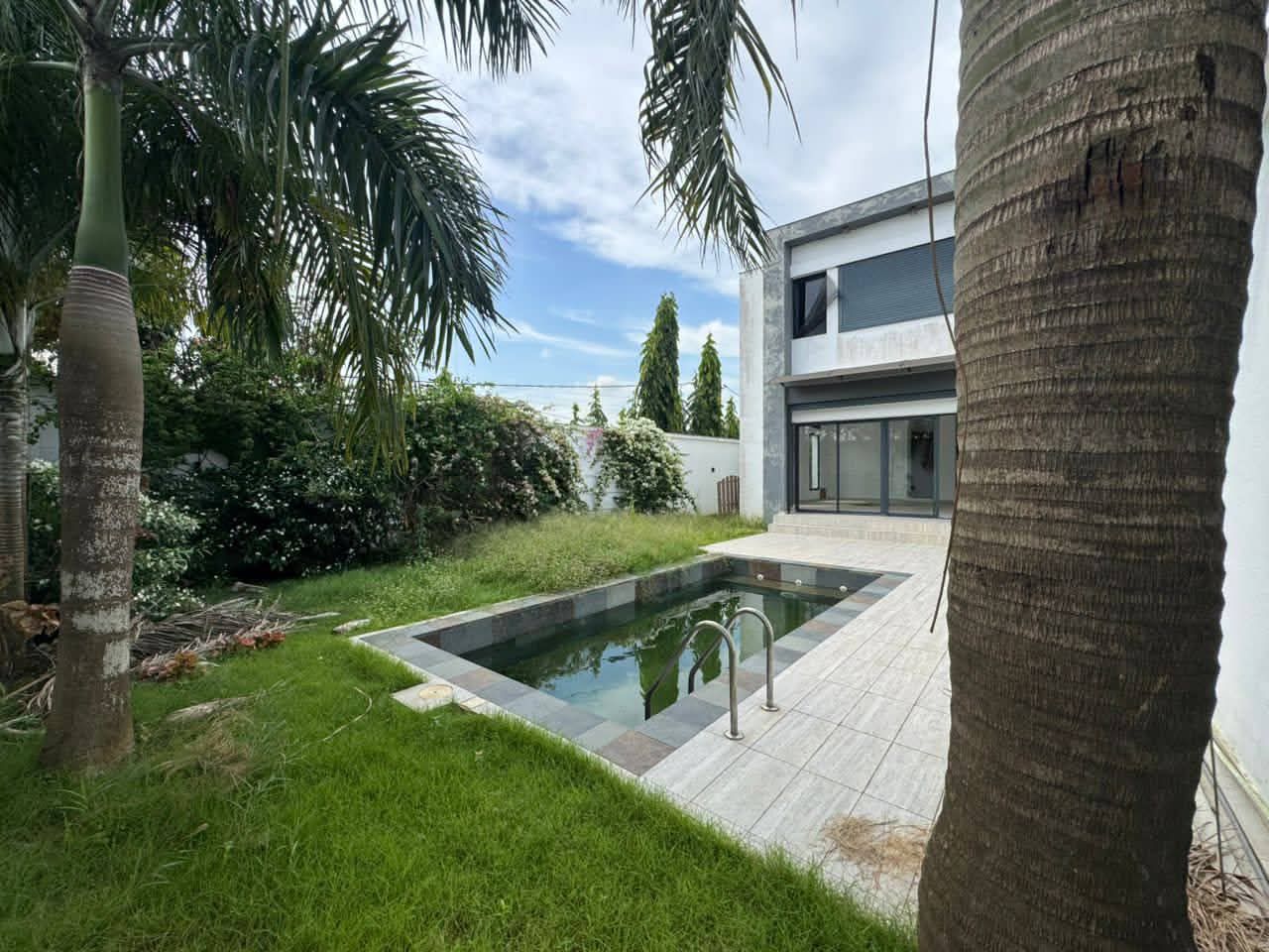 Villa duplex 4 pièces haut standing