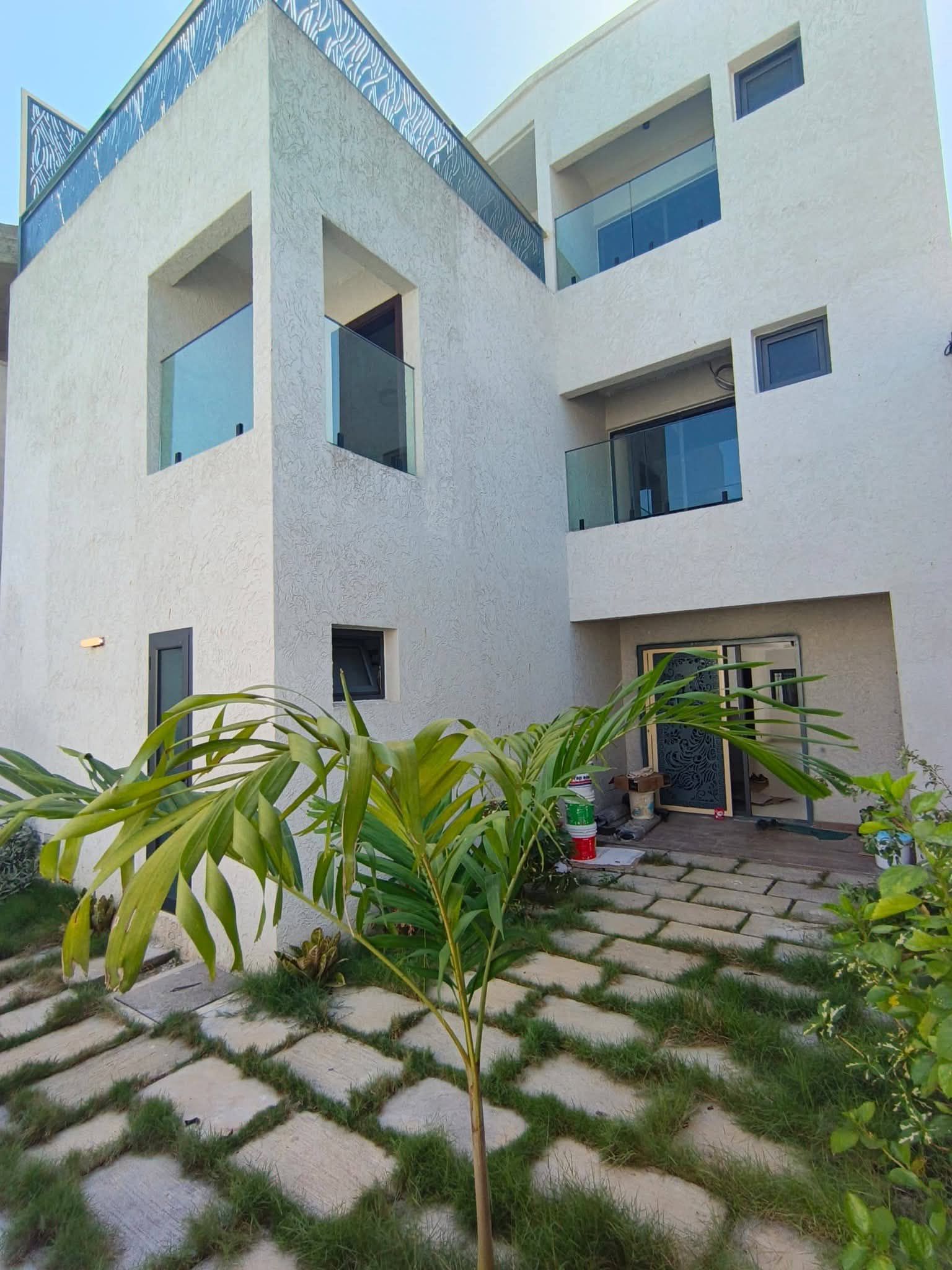 Splendide triplex 8 pièces