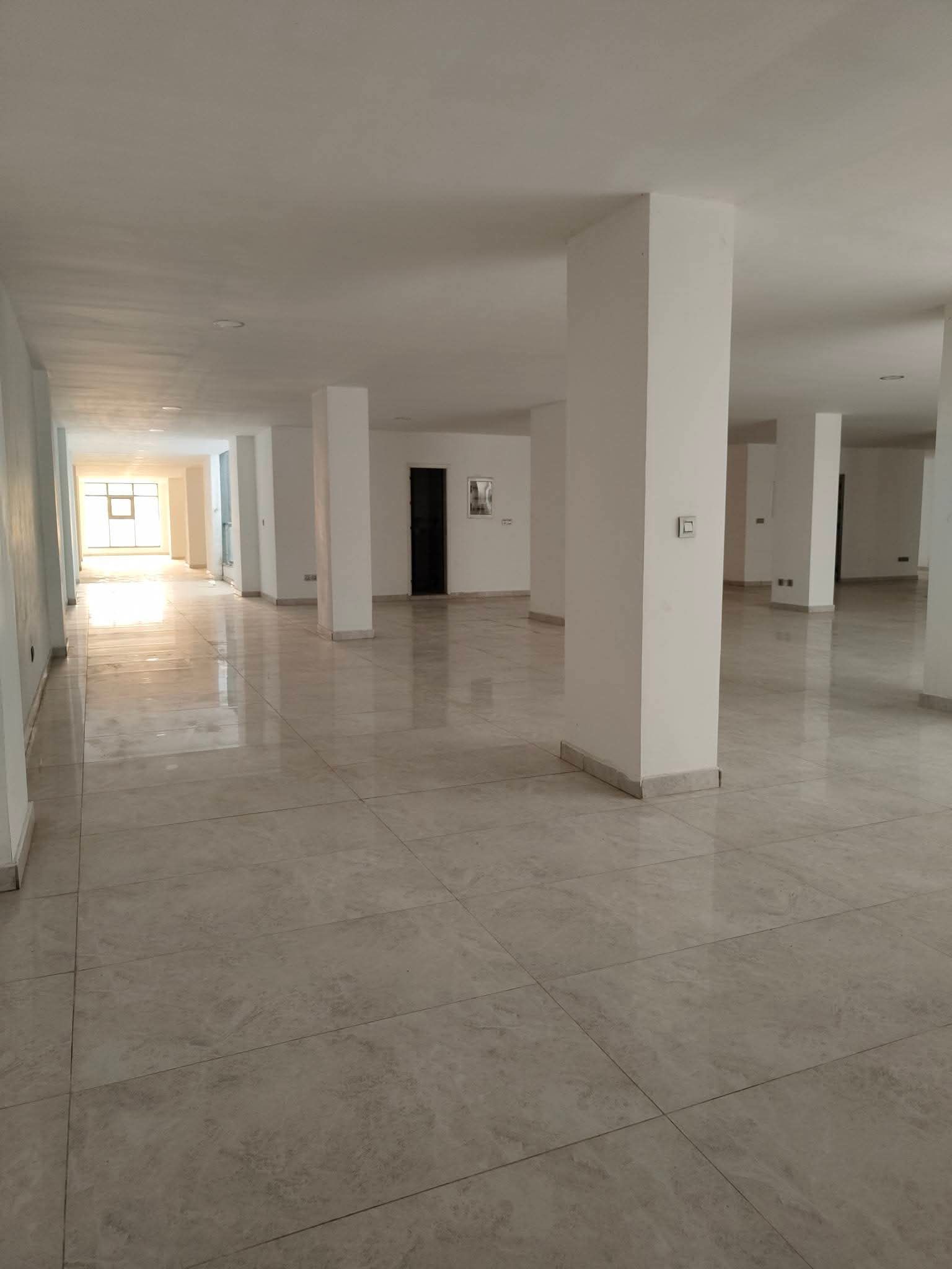 Magnifique espace de 750m2
