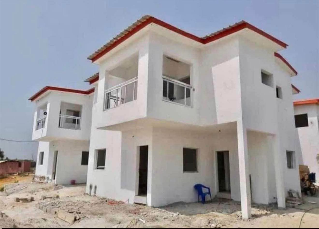Magnifique duplex 4 pièces en finition ou clé en main avec titre foncier