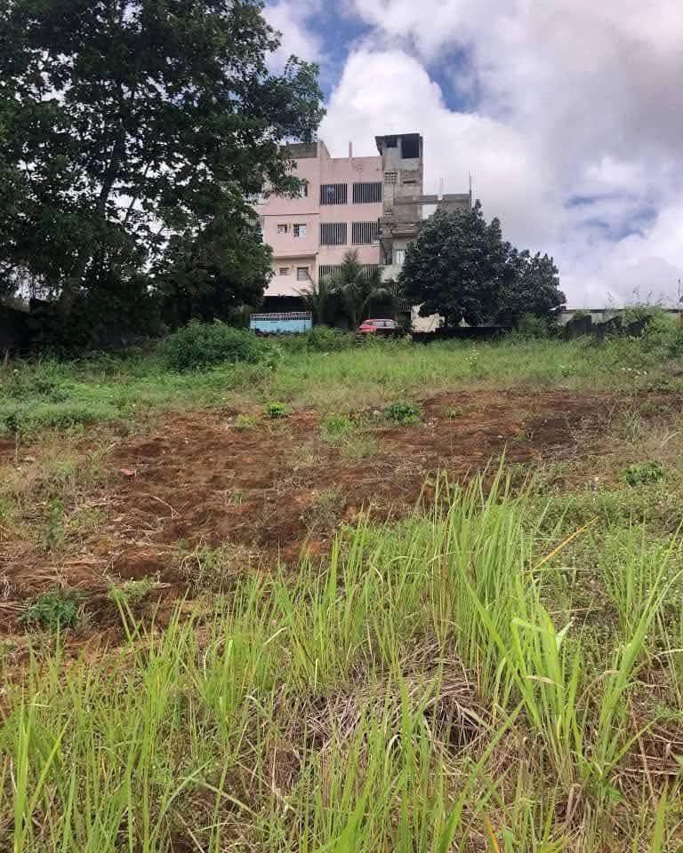 Magnifique terrain de 800m2 avec ACD
