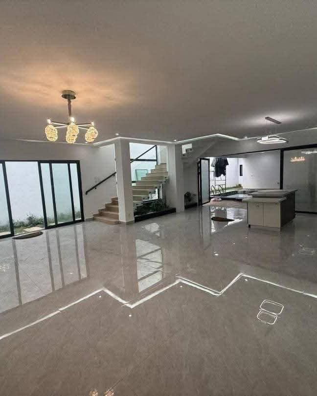 Luxueuse triplex avec piscine et ACD