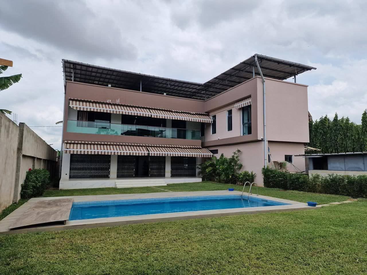 Luxueux domaine 8 pièces avec ACD sur 1000m2