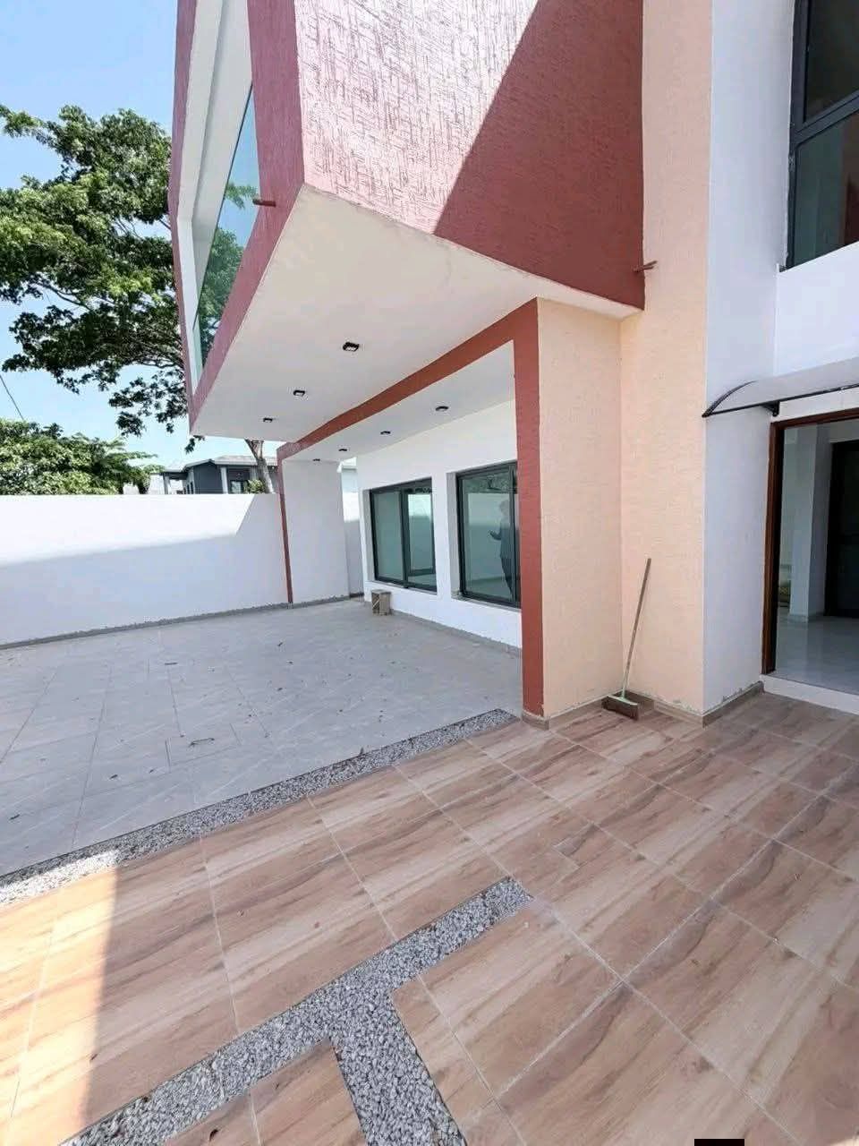 Splendide duplex 5 pièces disponible