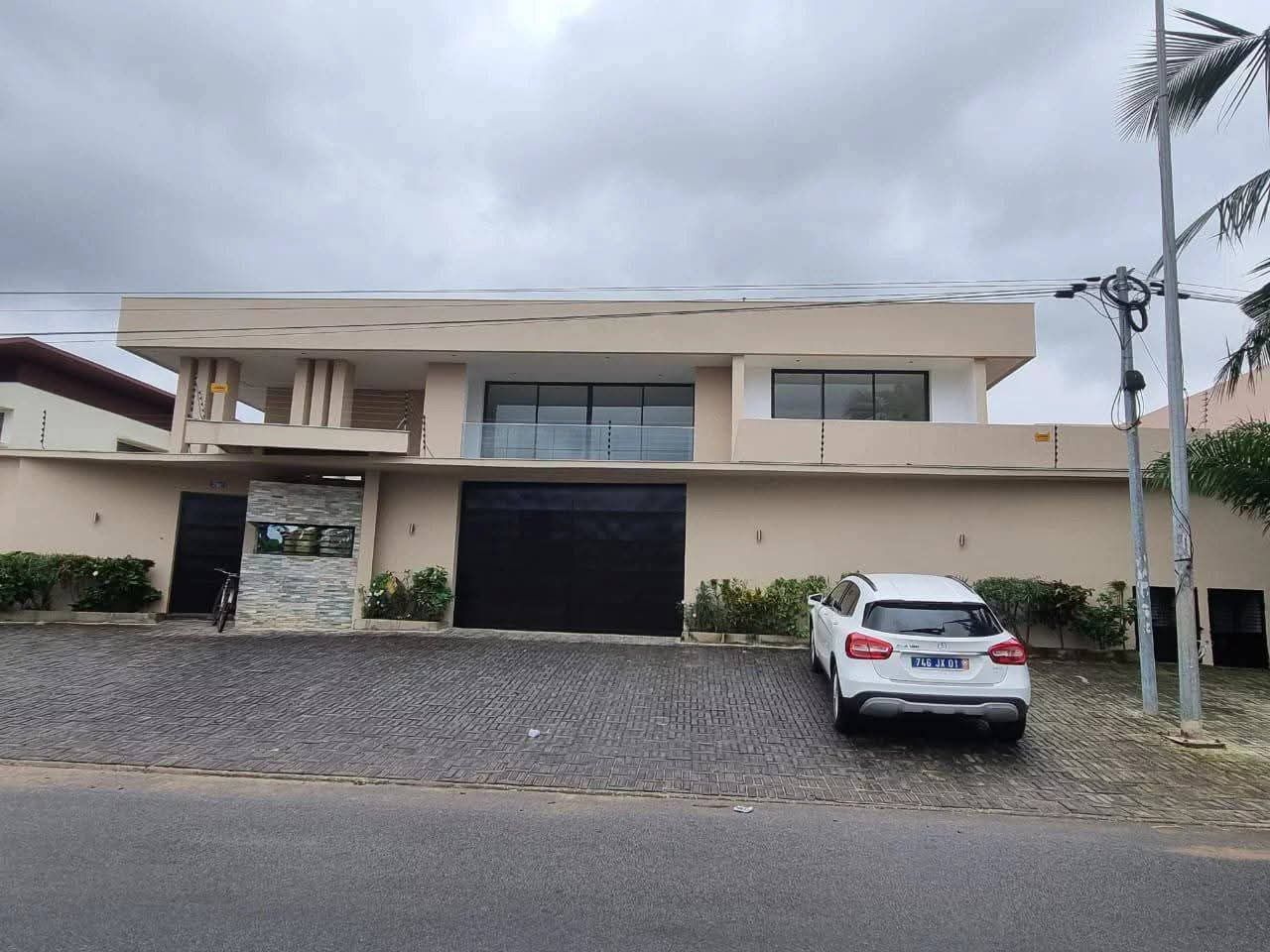 Superbe villa duplex jamais habitée