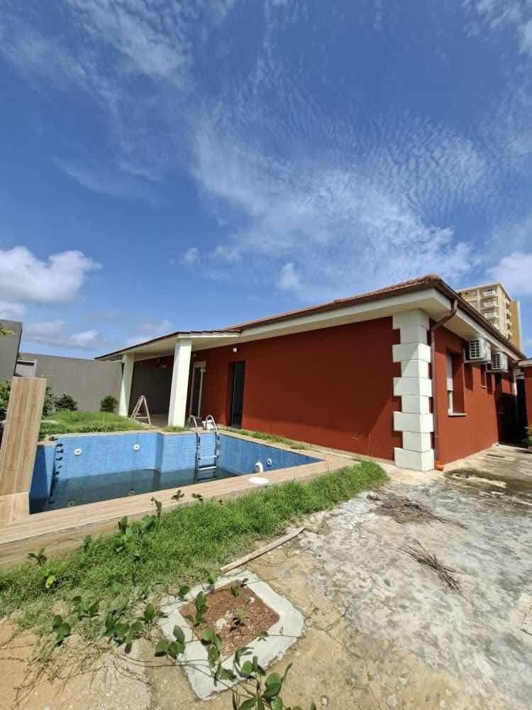 Somptueuse villa 5 pièces avec piscine