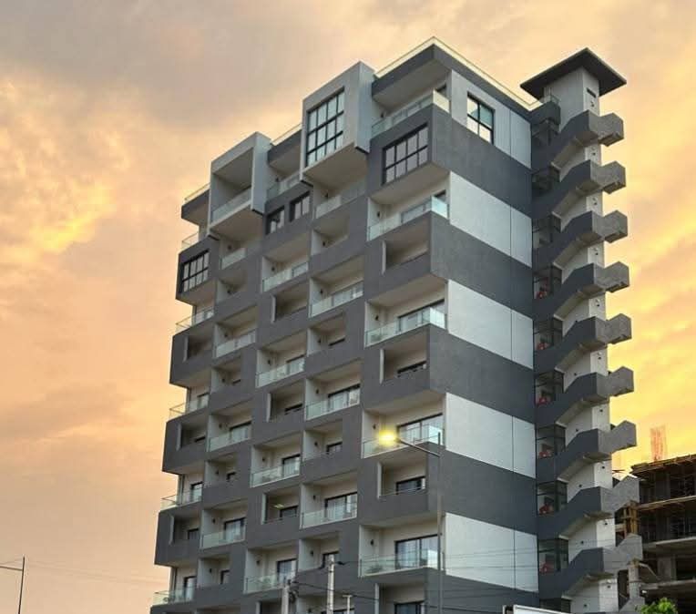 Splendide immeuble R+11 avec titre foncier