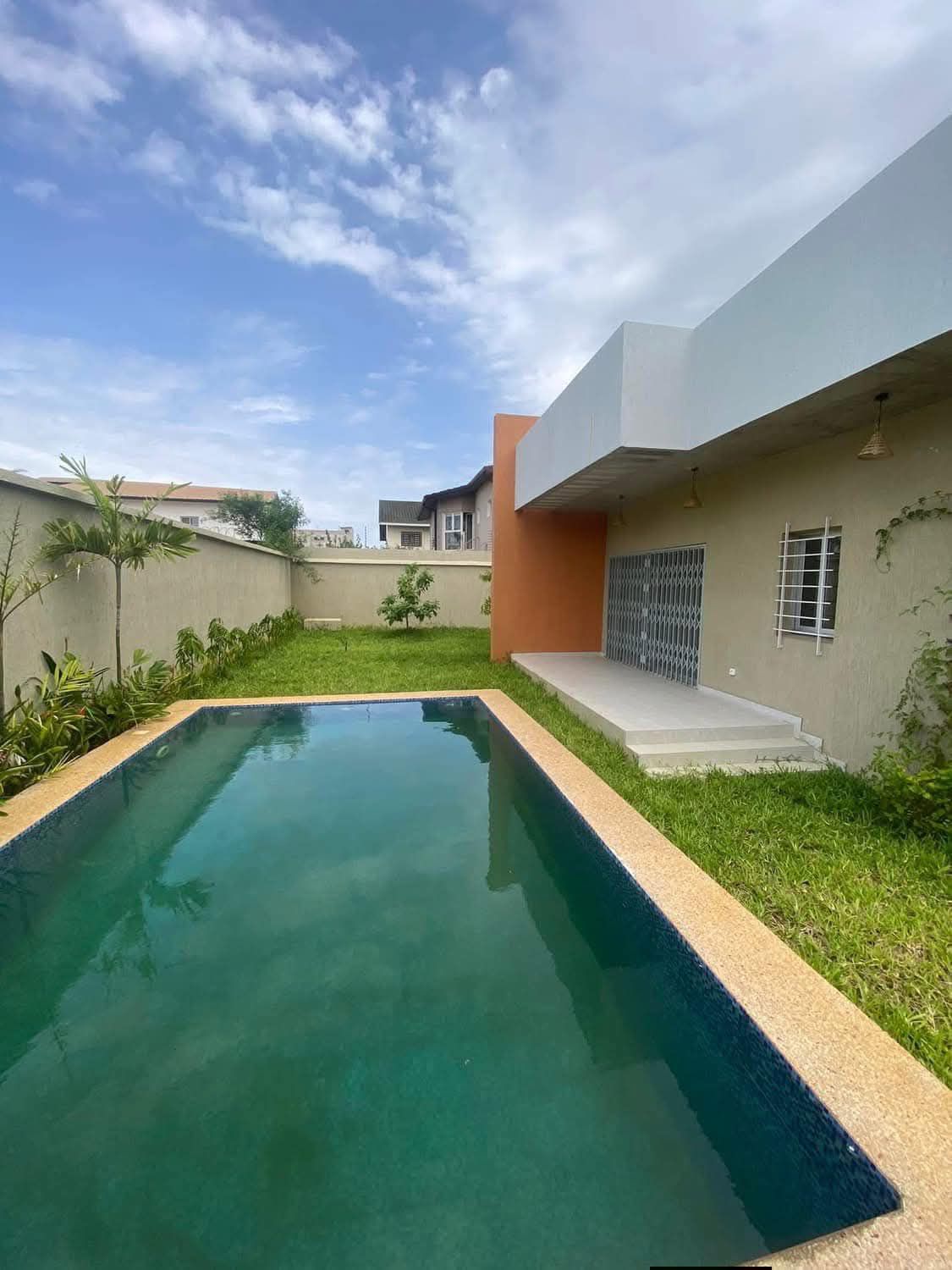 Sublime villa basse 5 pièces avec piscine
