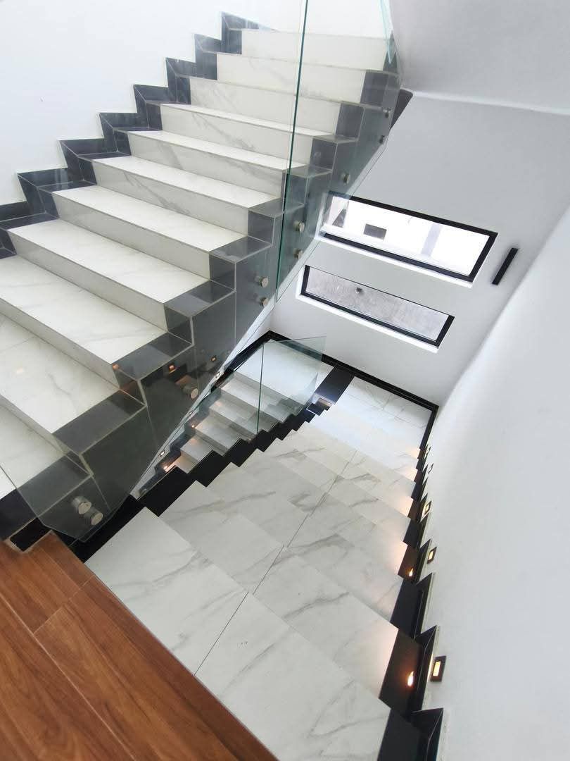Nouvelle construction, triplex 8 pièces