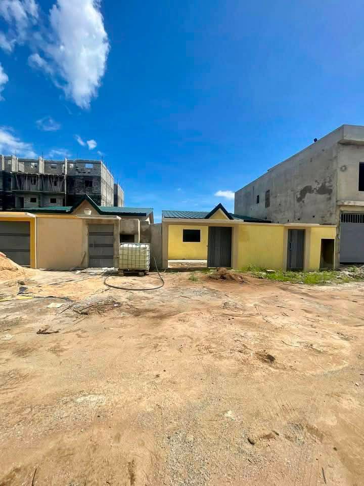 Villa basse 4 pièces jamais habitée avec ACD