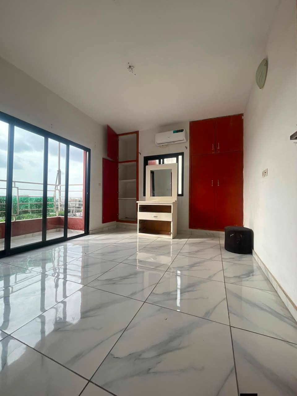 Superbe logement 2 pièces au 4e étage