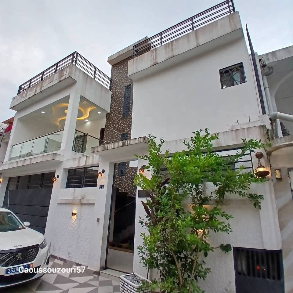 Villa triplex haut standing 7 pièces
