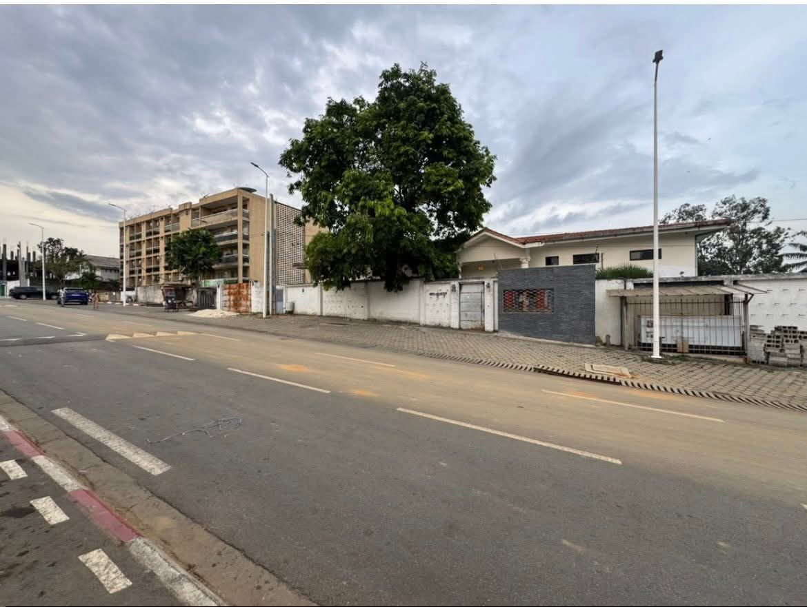 Beau terrain de 2253 M2 avec titre foncier (CPF)