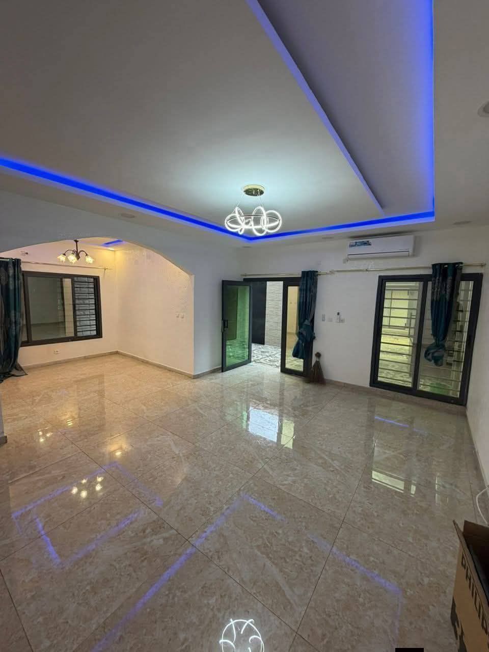 Villa triplex haut standing lumineuse de 7 pièces