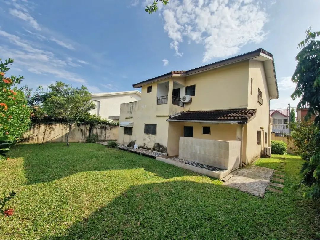 Belle Villa duplex 5 pièces avec ACD et titre foncier