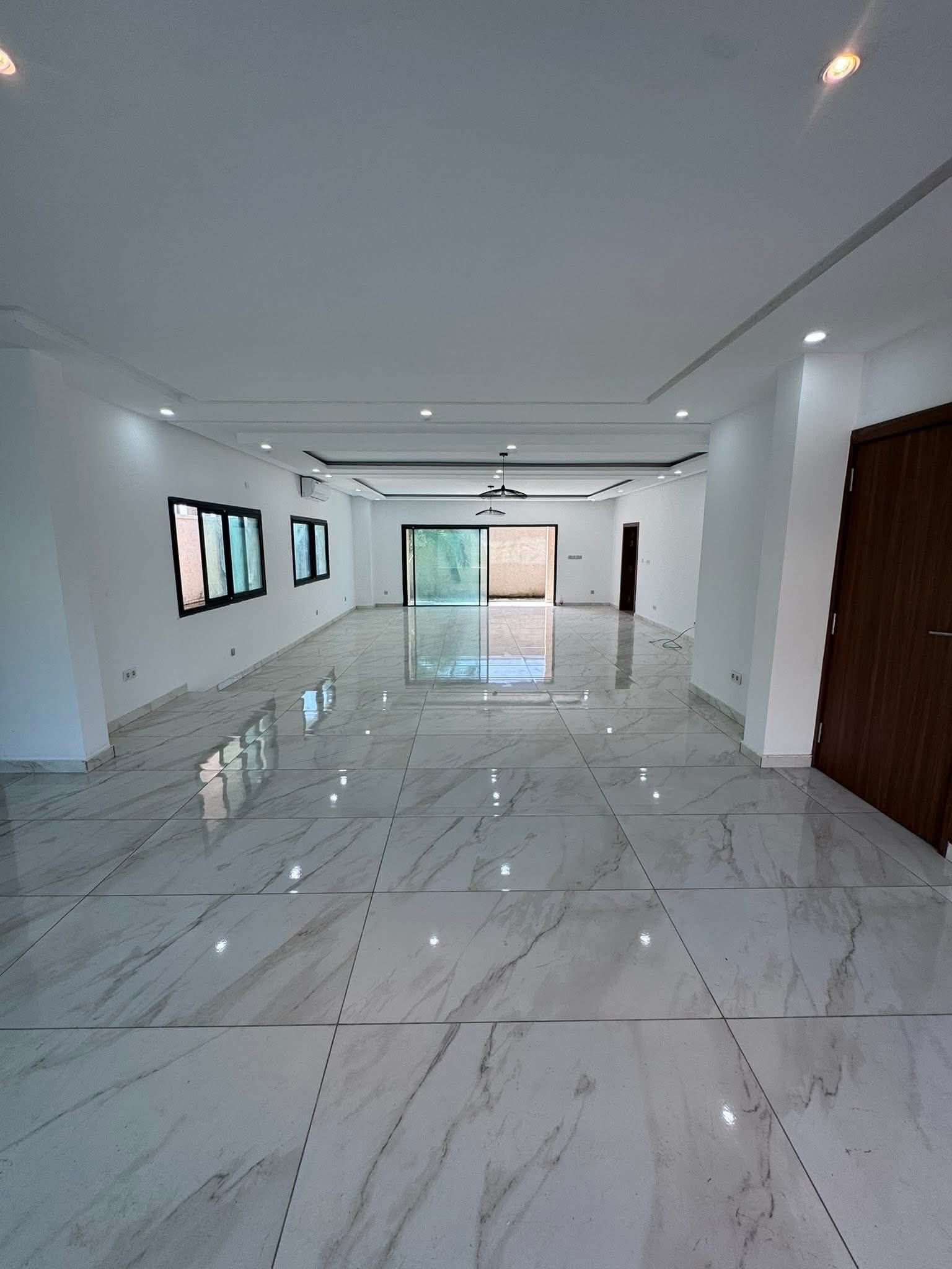 Belle villa triplex de 10 pièces