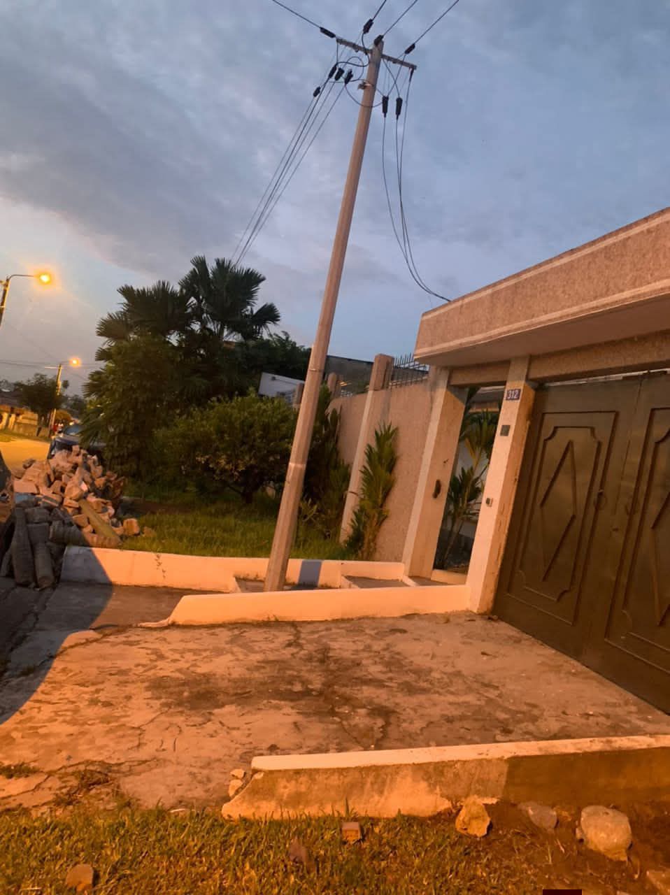 Villa basse 4 pièces avec une dépendance