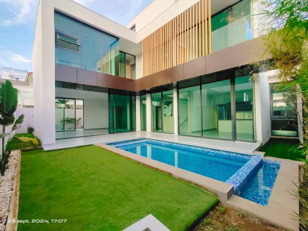 Luxueuse villa triplex 7 pièces avec ACD
