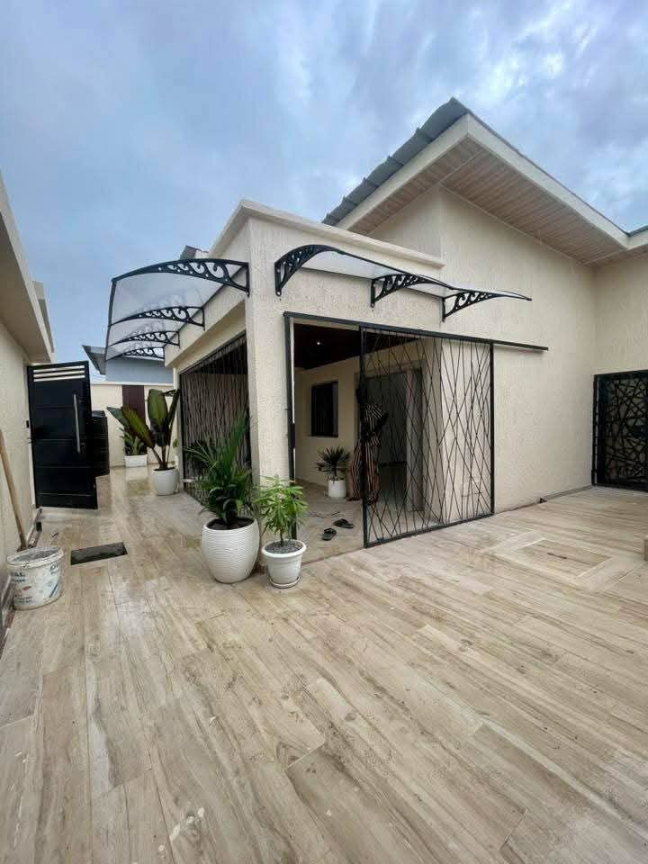 Magnifique villa basse 4 pièces+ dépendance avec ACD